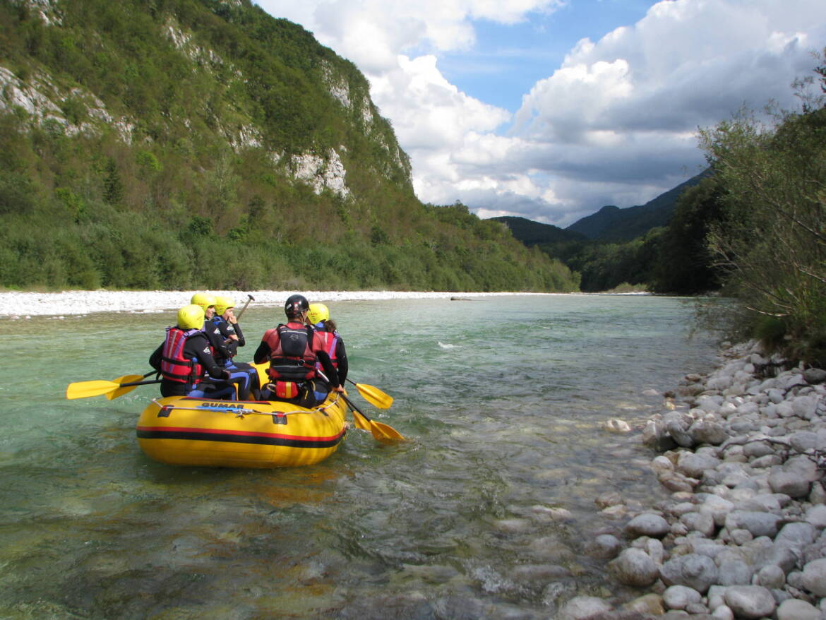 rafting-bovec-soča-2-scaled.jpg