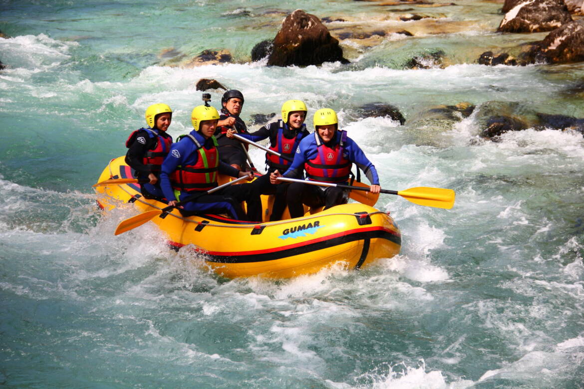 rafting-bovec-soča-4-scaled.jpg